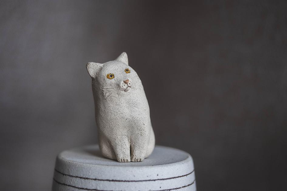 首傾げハートにゃん【猫_1002】1枚目の画像