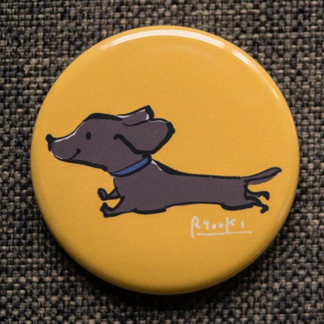缶バッジ_38mm【104_ダックスラン_チョコ】２個セット　※他の絵柄との組み合わでせてのセット購入もできます1枚目の画像